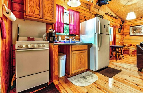 Cherokee Cabin | Wolf Ledge Cabin at Ponderosa