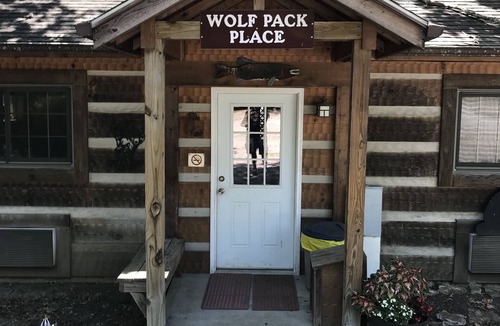Pittsburg House | Wolf Pack place of Pomme de Terre Lake!