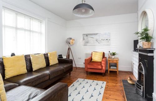 The Lizard House | Wolf Rock