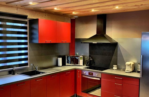 Travexin Ski Chalet | Wolf sanctuary