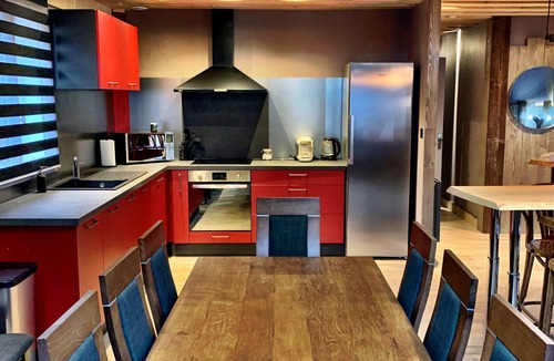 Travexin Ski Chalet | Wolf sanctuary