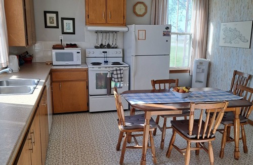 Wolfe Island Other | Wolfe Island Bayview Farmhouse