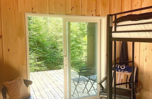 Nipissing Cottage | Wolfe Lake Cottage sleeps eight - Nipissing, Ontario, Canada