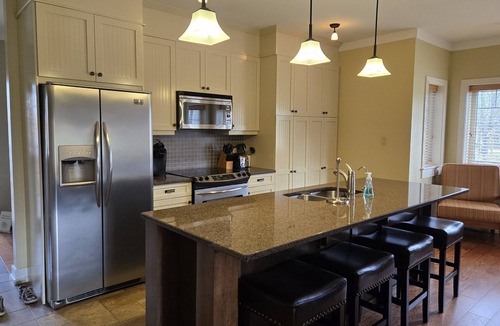 Rideau Lakes Villa | Wolfe Springs Luxury Condo