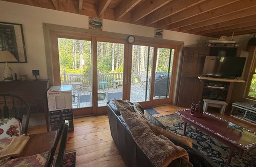 Stonington Cottage | Wolfhound Cottage – A Private Woodland Escape