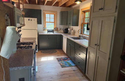 Stonington Cottage | Wolfhound Cottage – A Private Woodland Escape