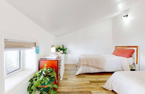 Wollaston House | Wollaston Castle with a Gorgeous Waterfront
