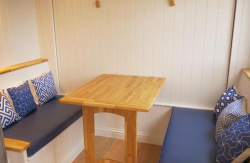 Clayton Ski Chalet | Wolstonbury Getaway