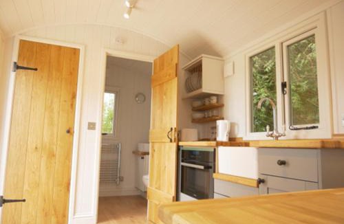 Clayton Ski Chalet | Wolstonbury Getaway