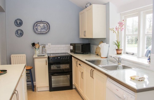 Whitchurch Cottage | WOLVESACRE MILL COTTAGE, pet friendly, with open fire in Whitchurch