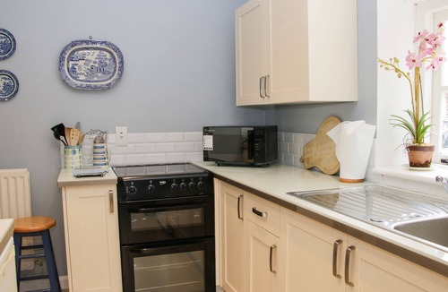 Whitchurch Cottage | WOLVESACRE MILL COTTAGE, pet friendly, with open fire in Whitchurch
