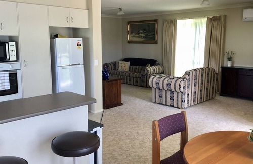 Gembrook Apartment | Wombat cottage self contained accommodation