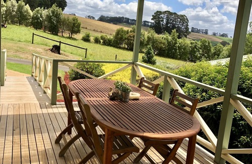 Gembrook Apartment | Wombat cottage self contained accommodation