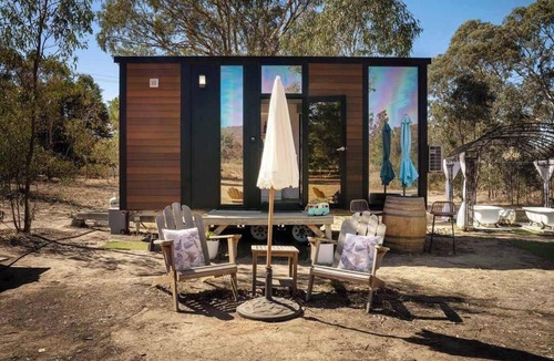 Redbank House | Womburra Vineyard Tiny Stay by Tiny Away