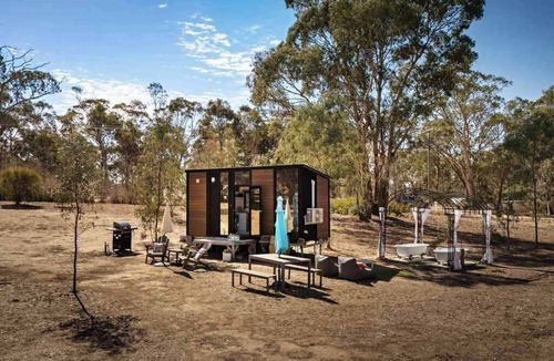 Redbank House | Womburra Vineyard Tiny Stay by Tiny Away