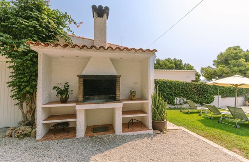 L'Albufereta Villa | Wonderful Villa, private pool, seafront, garden, excellent views to the bay