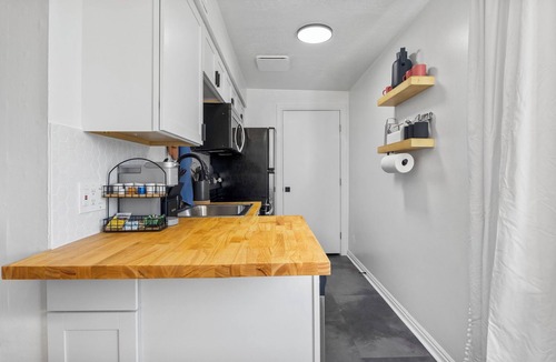 South Salt Lake Condo | Wonderful 1-bedroom condo with AC in Salt Lake