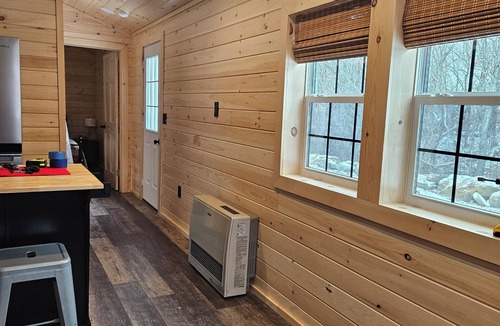 Potsdam Cabin | Wonderful 1-bedroom cabin with AC in charming Potsdam on a brook.