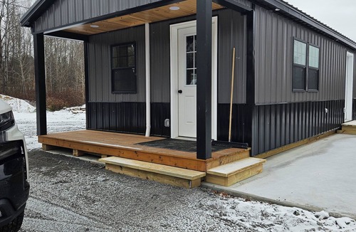 Potsdam Cabin | Wonderful 1-bedroom cabin with AC in charming Potsdam on a brook.