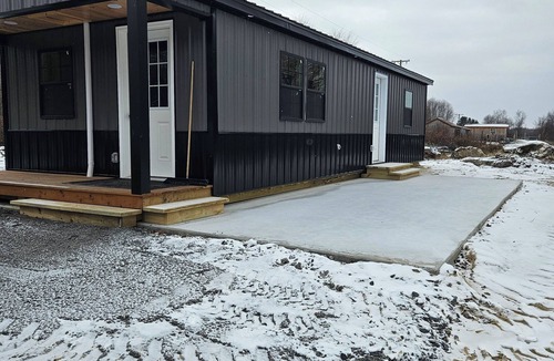 Potsdam Cabin | Wonderful 1-bedroom cabin with AC in charming Potsdam on a brook.