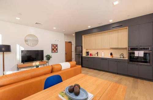 Mission Hill Apartment | Wonderful 1BR in Mission Hill!