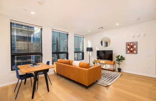 Mission Hill Apartment | Wonderful 1BR in Mission Hill!