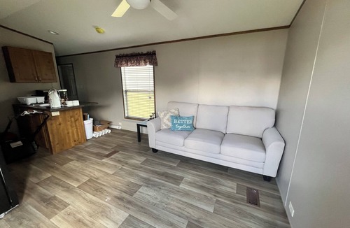 Donaldsonville House | Wonderful 2-bedroom mobile home in Donaldsonville. Contractor Friendly.