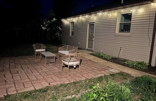 Belleville House | Wonderful 2-bedroom house with large backyard in peaceful Belleville.