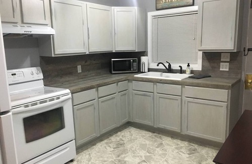Scottsbluff Apartment | Wonderful 2-bedroom apartment with AC in adorable Scottsbluff
