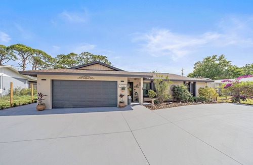 Lake Sarasota House | Wonderful 3-bedroom house with AC in peaceful Sarasota