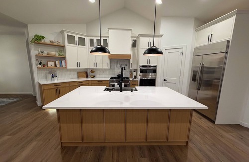 Lake Stevens House | Wonderful 4 bedroom home with 3.5 baths. Great for fam vacas or bridal parties.