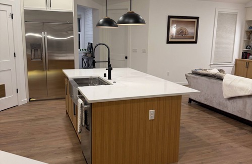 Lake Stevens House | Wonderful 4 bedroom home with 3.5 baths. Great for fam vacas or bridal parties.