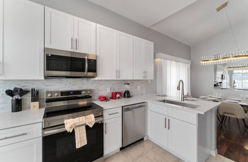 Crystal Cove House | Wonderful 4BD Home Toy Story and Mickey Room with Pool