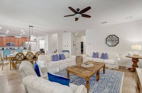 Davenport Apartment | Wonderful 6 bed 6 bath pool home