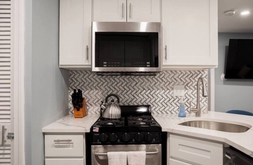 Fenway–Kenmore Apartment | Wonderful Back Bay 1br/1ba | Short walk to Fenway!
