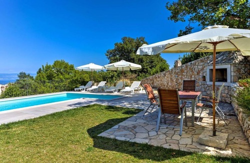 Brsec Apartment | Wonderful Brsec Apartments with Sea View and Shared Pool - Comfort One Bedroom Apartment