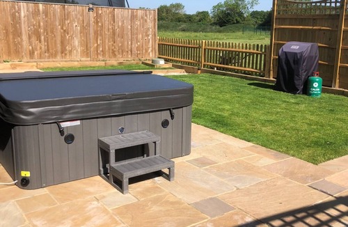 Sutton Valence House | Wonderful contemporary barn conversion