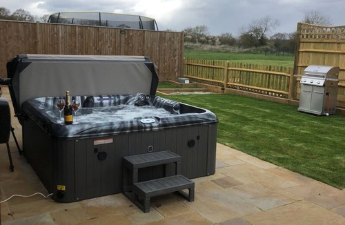 Sutton Valence House | Wonderful contemporary barn conversion