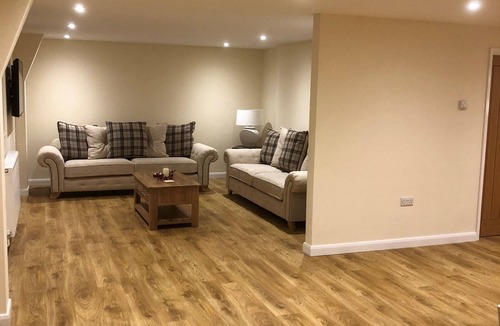 Sutton Valence House | Wonderful contemporary barn conversion