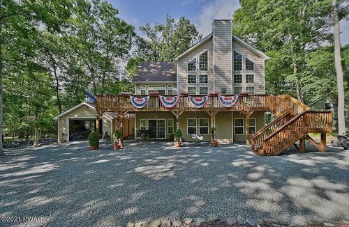 Rowland Ski Chalet | Wonderful cozy 3-bedroom perfect family retreat
