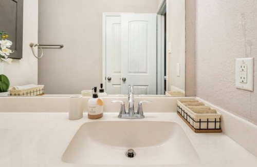 Hockley House | Wonderful Getaway in Cypress Houston