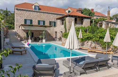 Cilipi Villa | Wonderful heritage stone villa with swimming pool