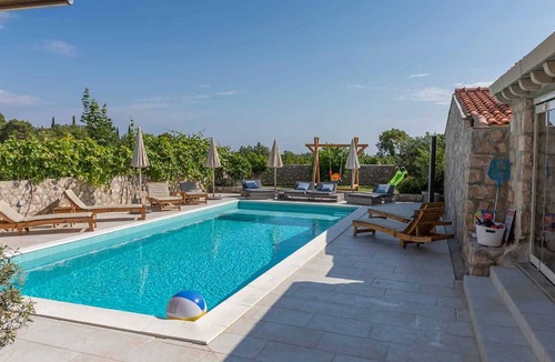 Cilipi Villa | Wonderful heritage stone villa with swimming pool