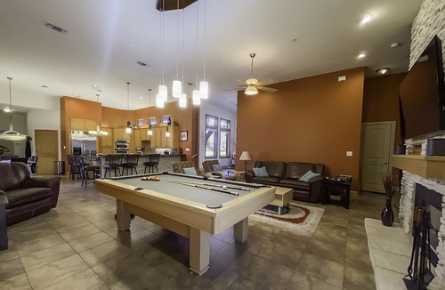 Bartonville House | Wonderful home on tree covered 2 acre estate