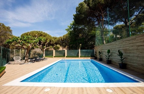 Tordera House | Wonderful house with large pool and forest