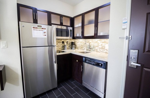 Legacy Park Apartment | Wonderful King Studio | Enjoy Free Breakfast, Free Wi-Fi, and an Outdoor Pool