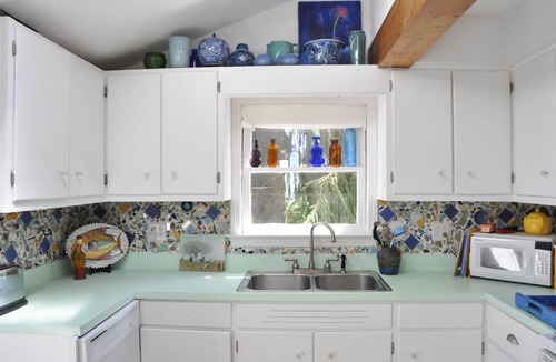 Saybrook Manor Cottage | Wonderful location, walk to beach, private yard, Voted #1 in town by AB&B