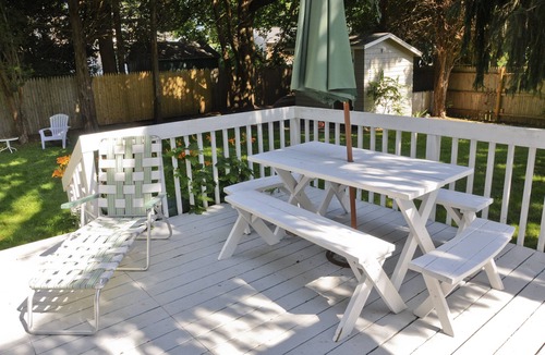 Saybrook Manor Cottage | Wonderful location, walk to beach, private yard, Voted #1 in town by AB&B