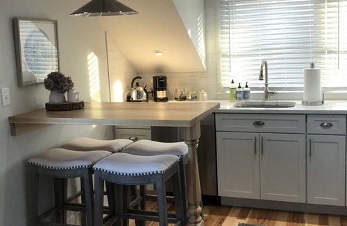 West of Town House | Wonderful Mid Island Gem