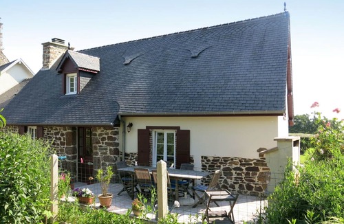 Sourdeval-les-Bois House | Wonderful private villa for 4 people with WIFI, TV, terrace and pets allowed